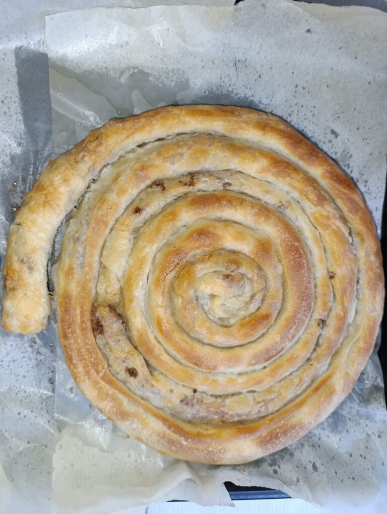 Kako se razvlače kore za pitu: početnički nivo, a uspešan