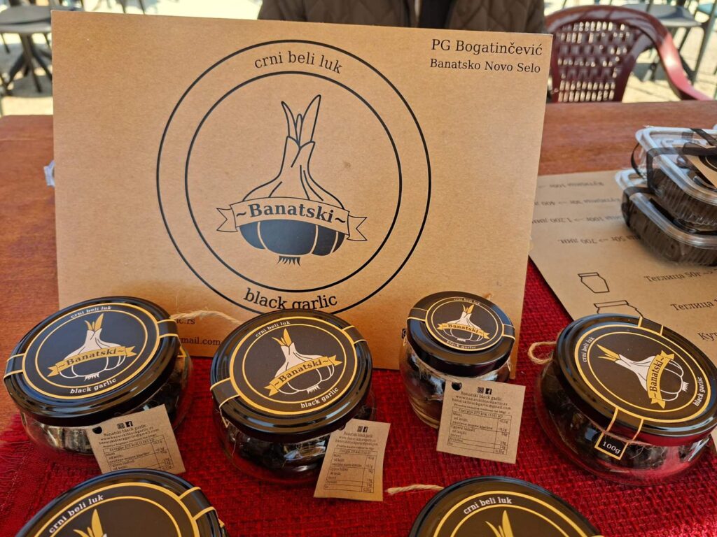 Ideja sa porodičnog ručka prerasla u proizvodnju crnog belog luka