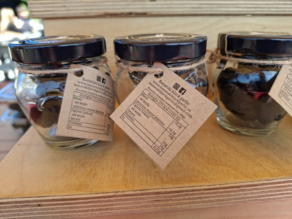 Ideja sa porodičnog ručka prerasla u proizvodnju crnog belog luka