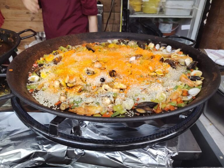 Španska kuhinja na street food festivalu: Paelja oduševila posetioce