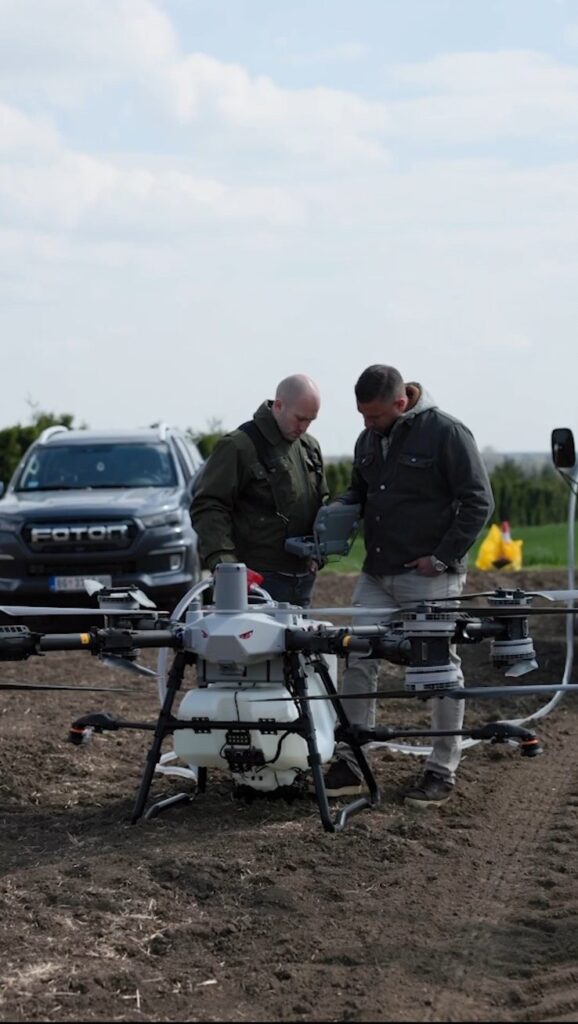 Umesto traktora, dron iznad njive: Drago iz Krčedina pokrenuo posao budućnosti