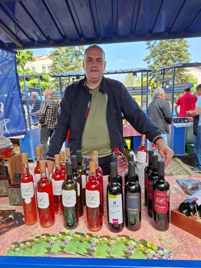 Guja – rakija koja ne ujeda: Tajna ukusa kafe i suve šljive iz srca lazarevačkog vinogorja