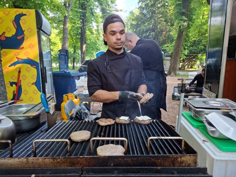 Šesti Festival burgera na Kalemegdanu u toku: nešto staro, nešto novo